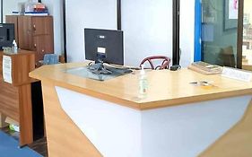 Sas Guest House Mitra Reddoorz At Darmo Park 2 Surabaya