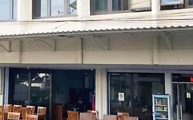 Sas Guest House Mitra Reddoorz At Darmo Park 2 Surabaya